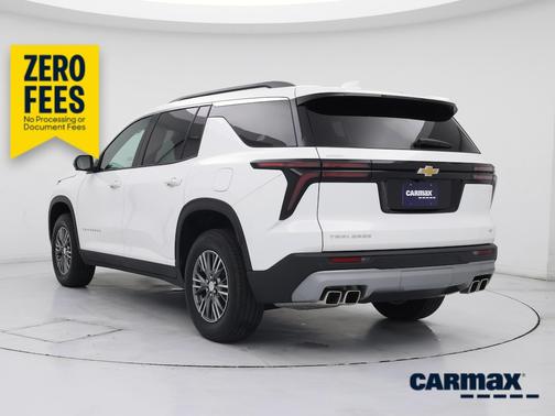 White 2024 Chevrolet Traverse LT