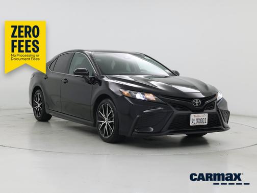 Black 2024 Toyota Camry SE