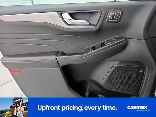 2022 Ford Escape PHEV Titanium