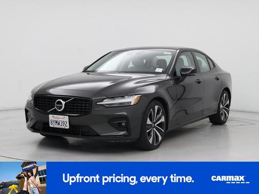 2022 Volvo S60 B5 Momentum