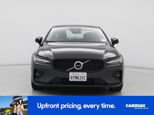 2022 Volvo S60 B5 Momentum