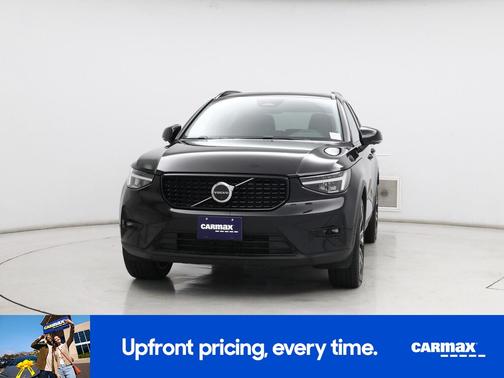 2025 Volvo XC40 B5 Plus Dark Theme