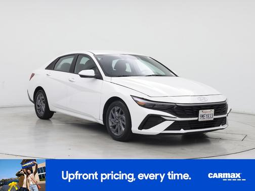 White 2024 Hyundai ELANTRA SEL