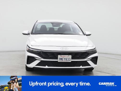 White 2024 Hyundai ELANTRA SEL