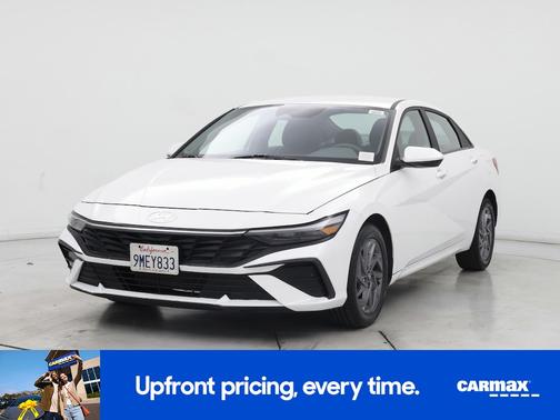 White 2024 Hyundai ELANTRA SEL