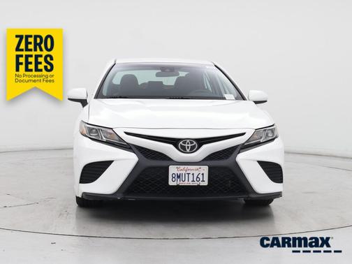 White 2019 Toyota Camry SE