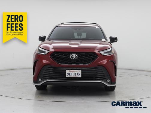 Burgundy 2022 Toyota Highlander XSE