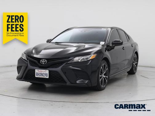 Black 2019 Toyota Camry SE