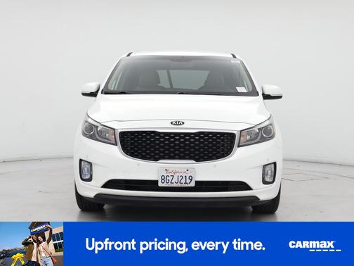 White 2018 Kia Sedona SX