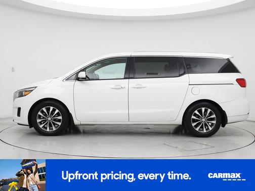 White 2018 Kia Sedona SX