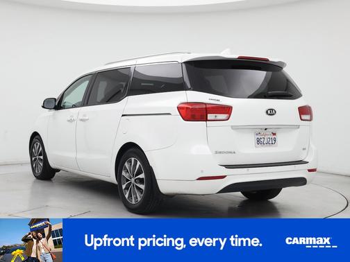 White 2018 Kia Sedona SX