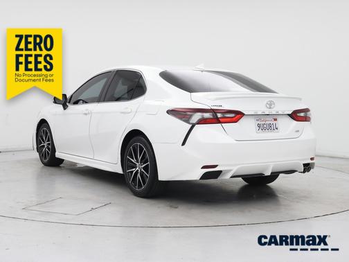 White 2022 Toyota Camry SE