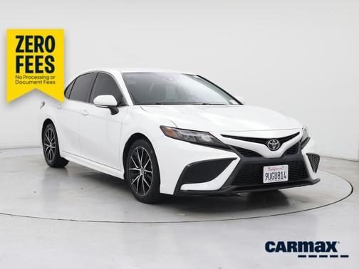 White 2022 Toyota Camry SE