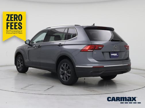 Gray 2023 Volkswagen Tiguan SE