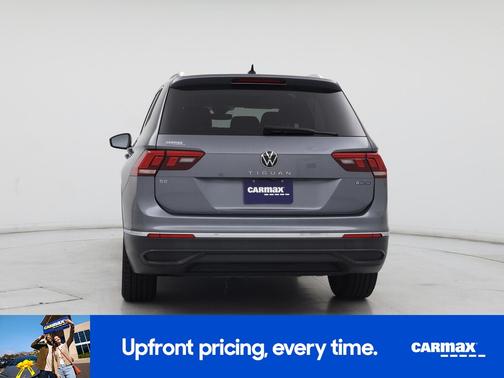 Gray 2023 Volkswagen Tiguan SE