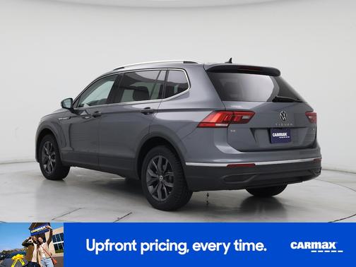 Gray 2023 Volkswagen Tiguan SE