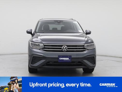 Gray 2023 Volkswagen Tiguan SE