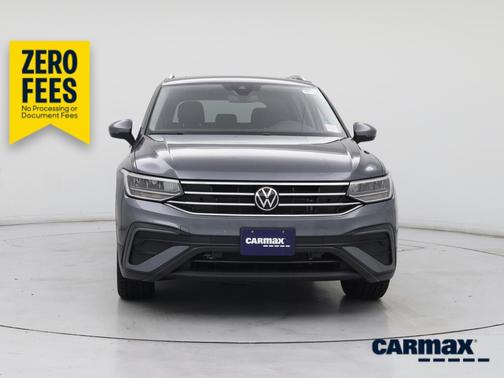 Gray 2023 Volkswagen Tiguan SE
