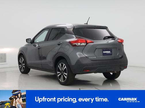 Gray 2019 Nissan Kicks SV