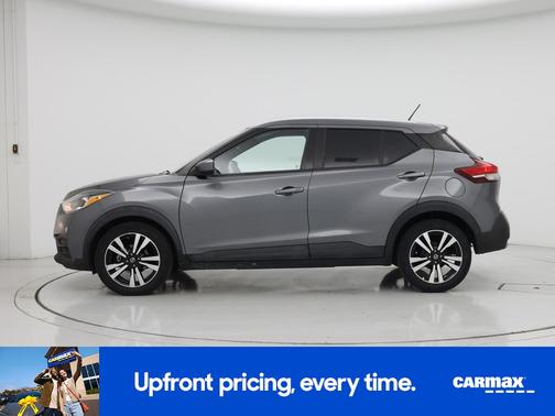 Gray 2019 Nissan Kicks SV