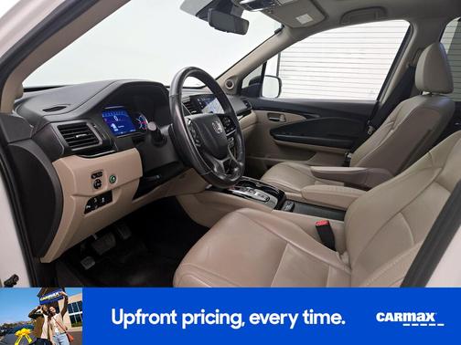 White 2019 Honda Pilot Elite