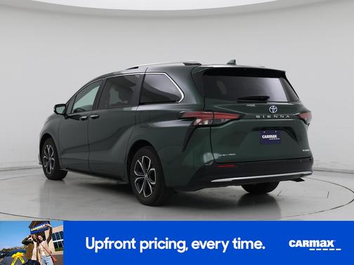 Green 2025 Toyota Sienna Platinum