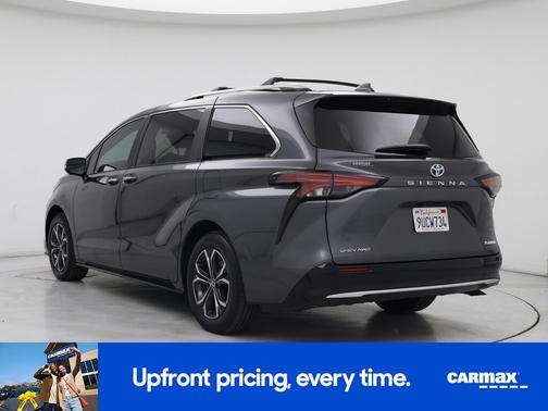 2025 Toyota Sienna Platinum