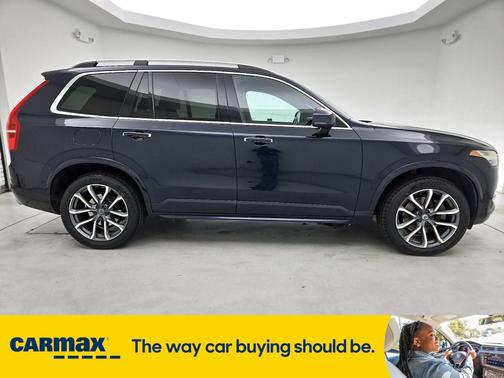 2017 Volvo XC90 T6 Momentum