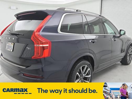 2017 Volvo XC90 T6 Momentum
