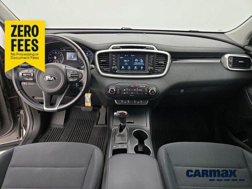 Silver 2018 Kia Sorento LX