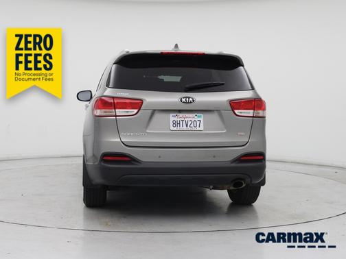 Silver 2018 Kia Sorento LX