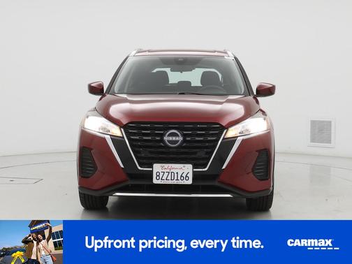 Red 2022 Nissan Kicks SV