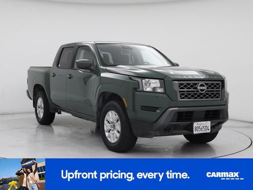Green 2022 Nissan Frontier SV