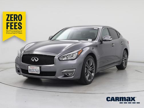 Gray 2018 INFINITI Q70 Luxe