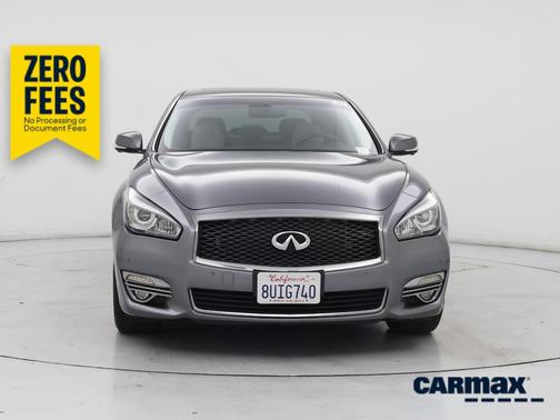 Gray 2018 INFINITI Q70 Luxe