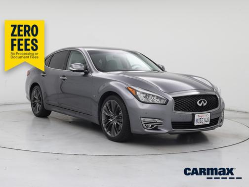 Gray 2018 INFINITI Q70 Luxe