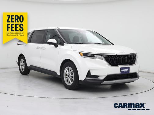 White 2024 Kia Carnival LX