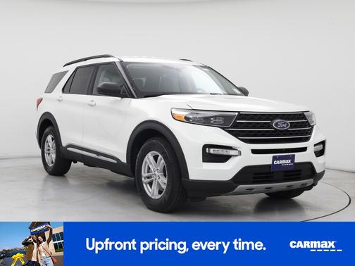 White 2022 Ford Explorer XLT