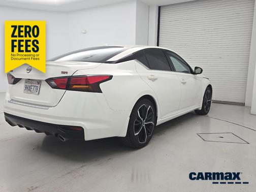 White 2023 Nissan Altima SR