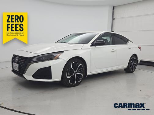 White 2023 Nissan Altima SR