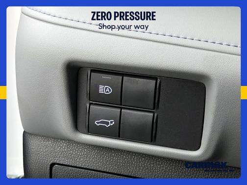 White 2022 Toyota Highlander XLE