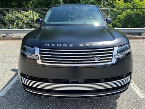 2024 Land Rover Range Rover P615 SV