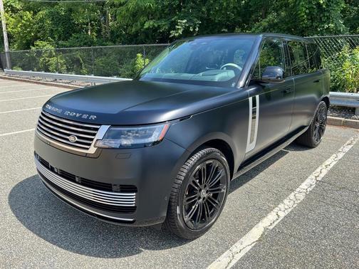 2024 Land Rover Range Rover P615 SV