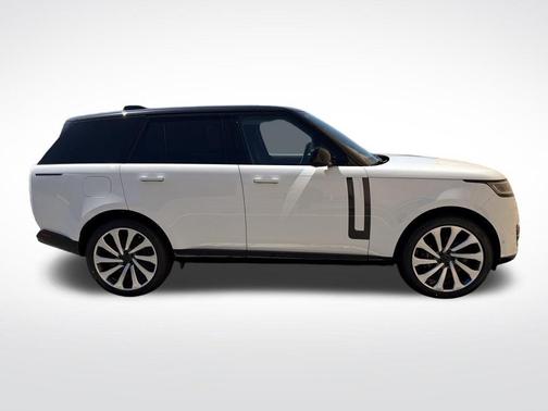Fuji White 2026 Land Rover Range Rover P400 SE
