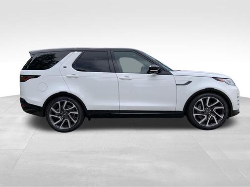 2025 Land Rover Discovery P300 Dynamic SE