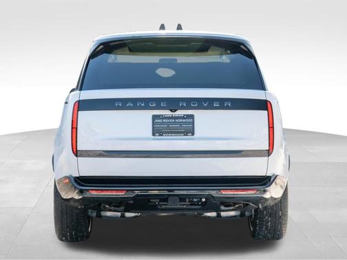 2025 Land Rover Range Rover P530 SE
