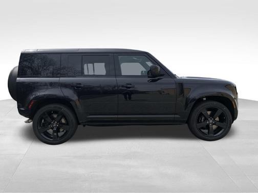 2025 Land Rover Defender P525 V8