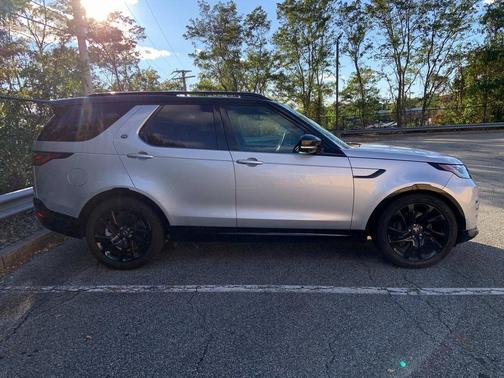 2023 Land Rover Discovery P360 S R-Dynamic