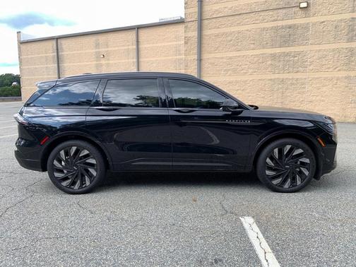 2024 Lincoln Nautilus Reserve