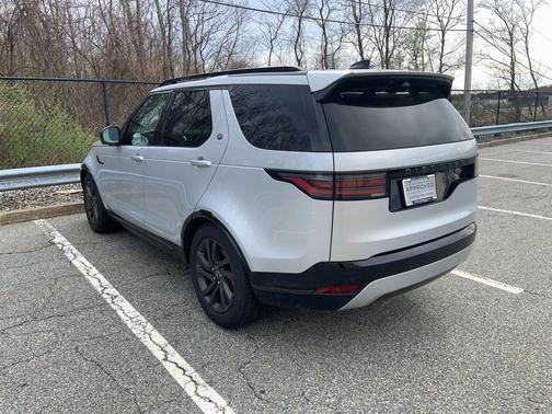 2023 Land Rover Discovery P300 S R-Dynamic